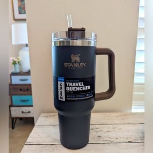 NEW - STANLEY Travel Quencher Tumbler 40oz. (Coal)